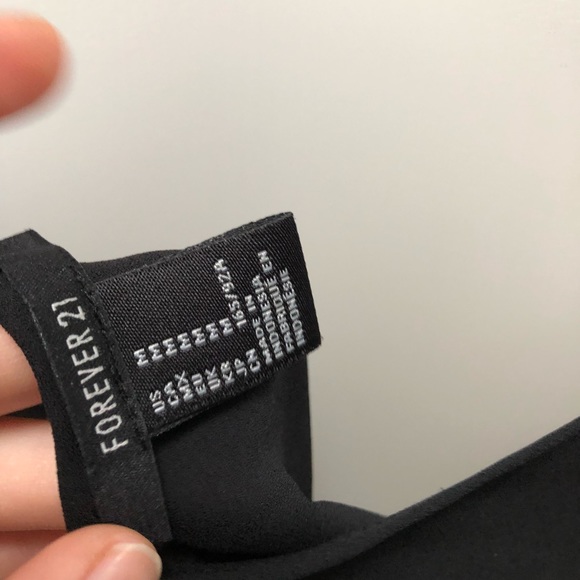 Super cute black tank - Picture 3 of 3